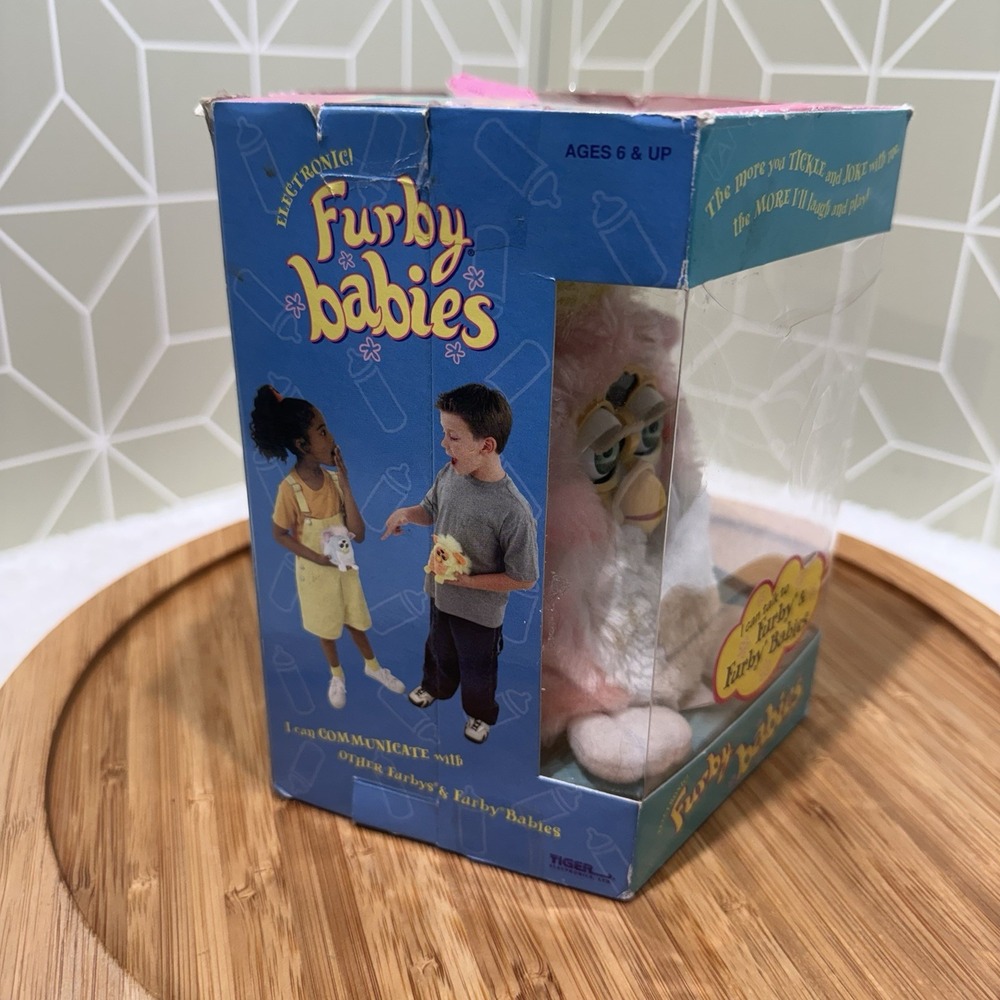 1999 Furby Babies Pink 70-940 Tiger Electronics in Box - Picture 2 of 8